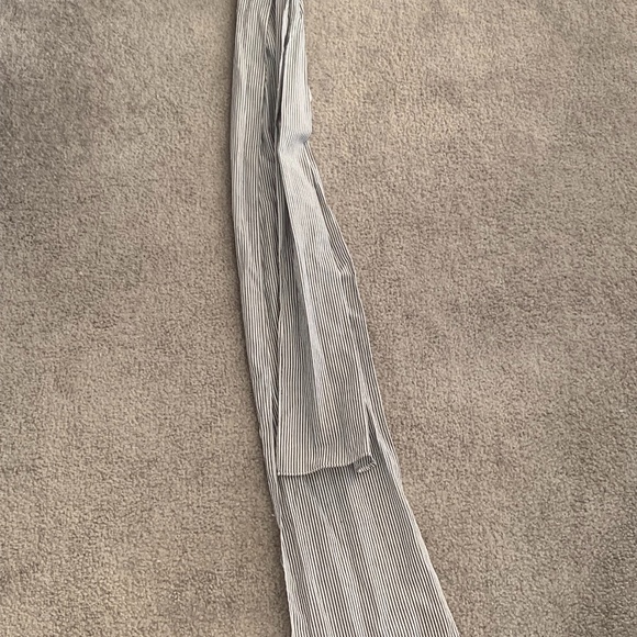 Essue Work & Outings Blouse - Picture 6 of 7